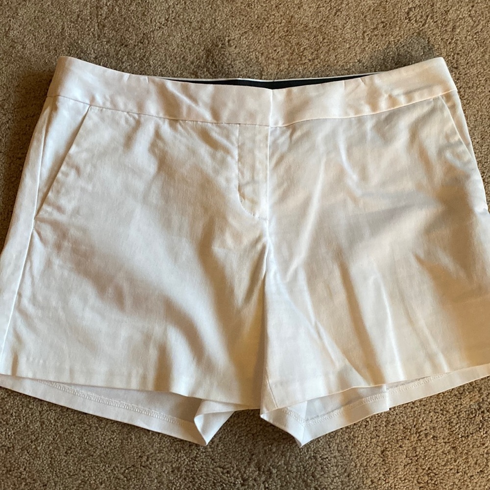 EXPRESS shorts. White. Worn once. Excellent condition. Size 6.